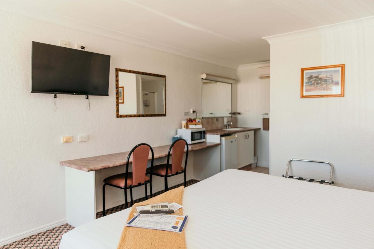 Outback Motel Mt Isa Mount Isa Exterior photo